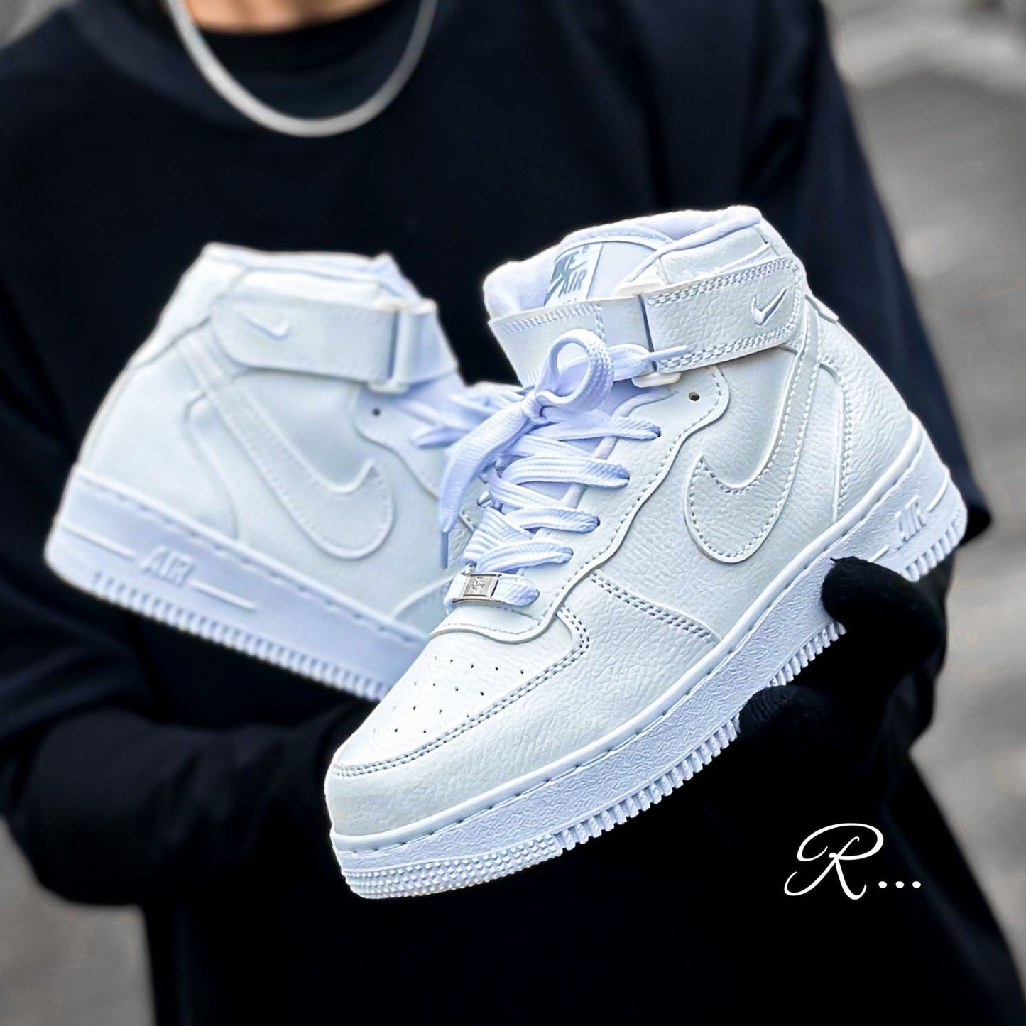 Nike - Jordan 1 Mid
