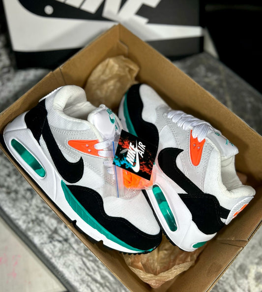 NIKE AIR MAX - CORRELATE