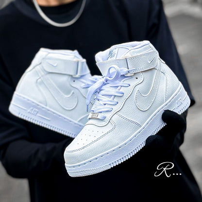 Nike - Jordan 1 Mid