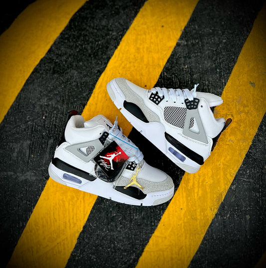 NIKE - JORDAN RETRO 4