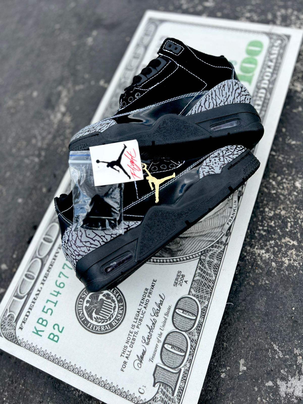 NIKE - JORDAN RETRO 3